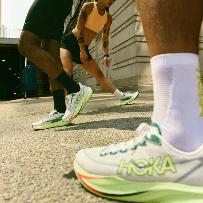 HOKA - Mach 7 - Frost/Neon Yuzu - Women's
