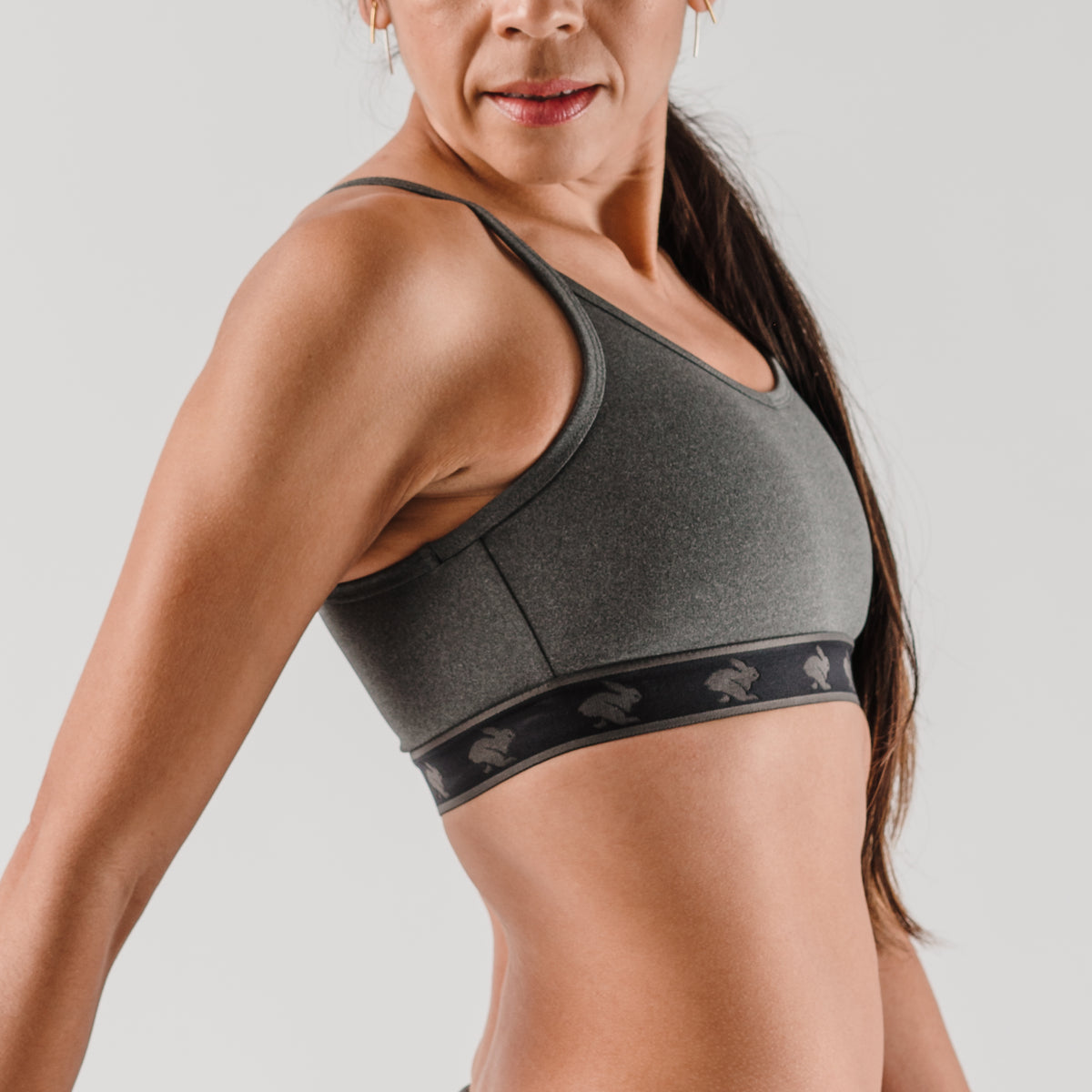 rabbit - Strappy Pocket Bra - Charcoal - Women's